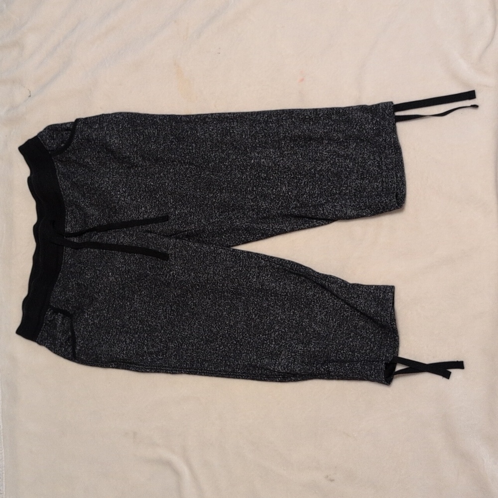Bobbie Brooks Woman's Black and Gray Capri Sweatpants Size 1X